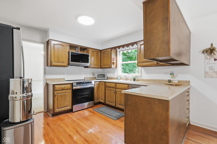 Listing Image 10