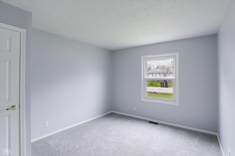 Listing Image 28