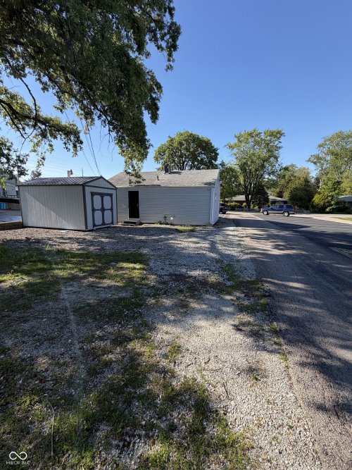 Listing Image 3