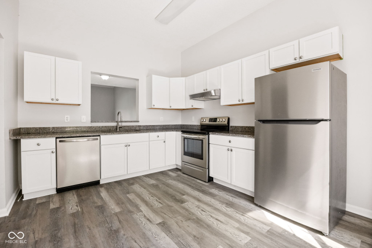 Listing Image 14