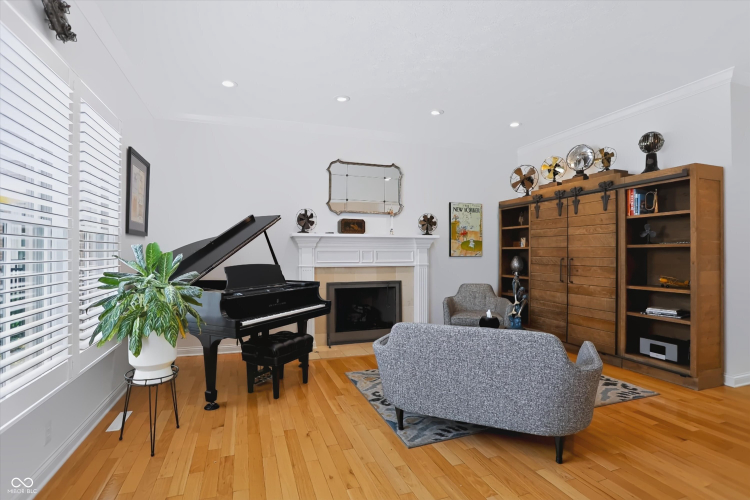 Listing Image 5