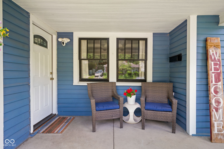 Listing Image 4