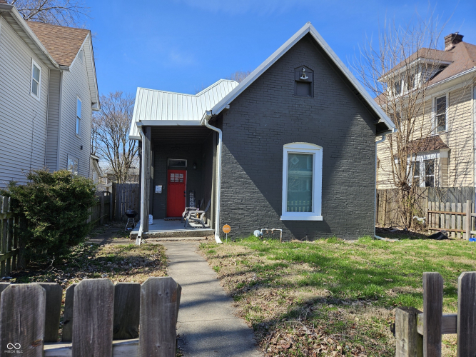 Listing Image 4