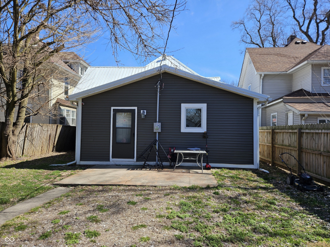 Listing Image 5