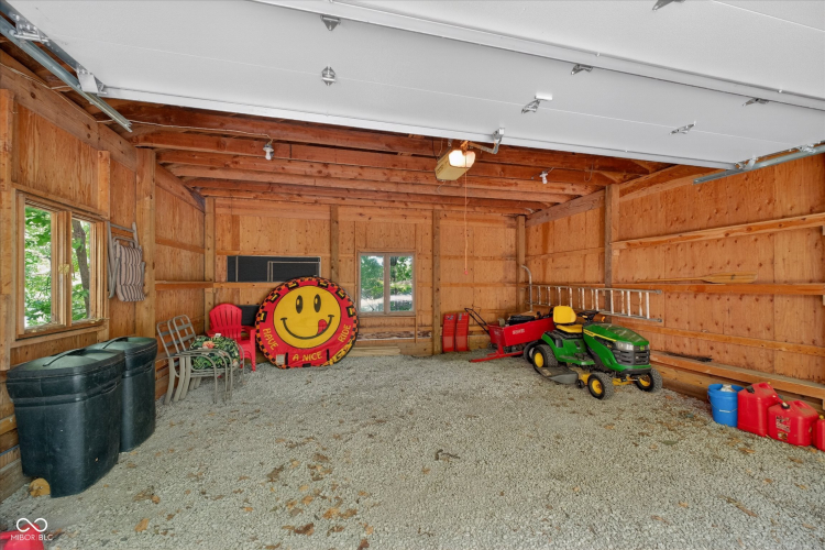 Listing Image 43