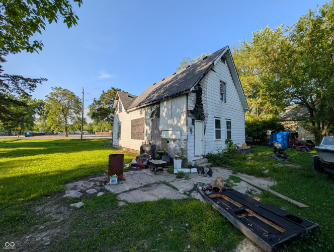 Listing Image 4