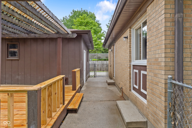 Listing Image 20