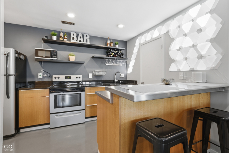 Listing Image 30