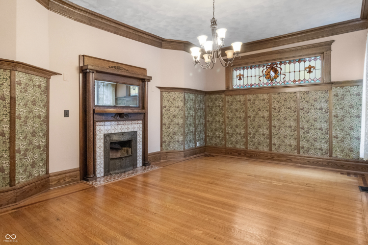 Listing Image 18