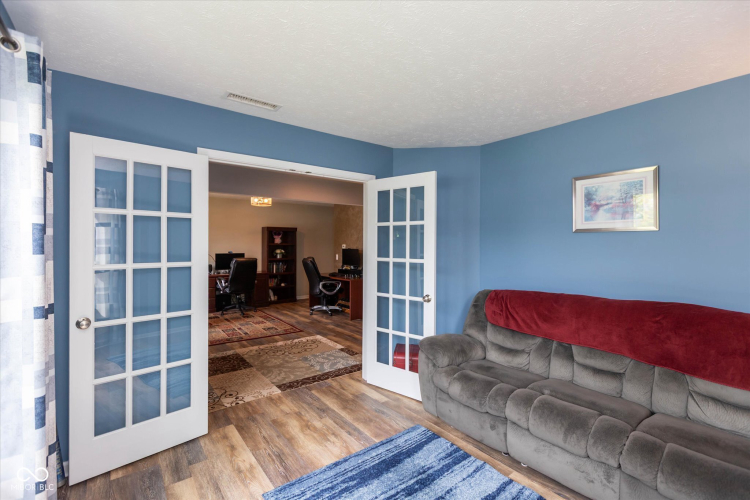 Listing Image 17