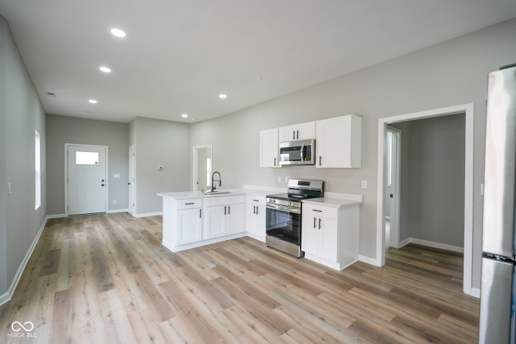 Listing Image 5