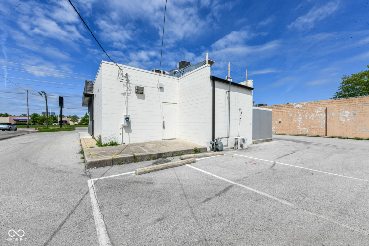 Listing Image 15