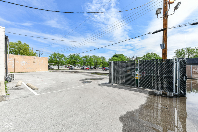 Listing Image 16
