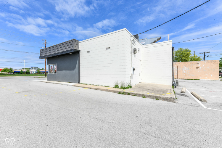 Listing Image 18