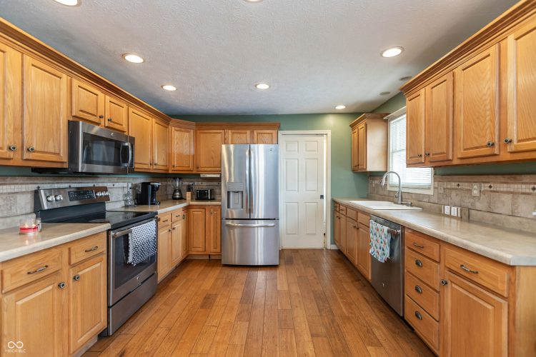 Listing Image 13