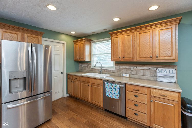 Listing Image 14
