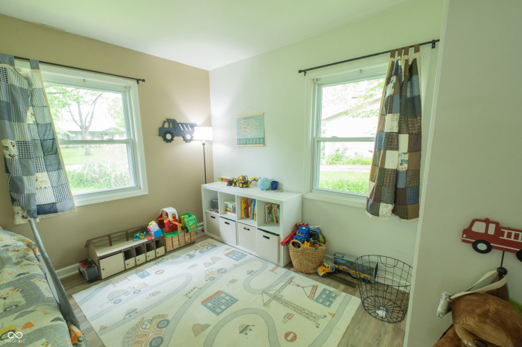 Listing Image 13