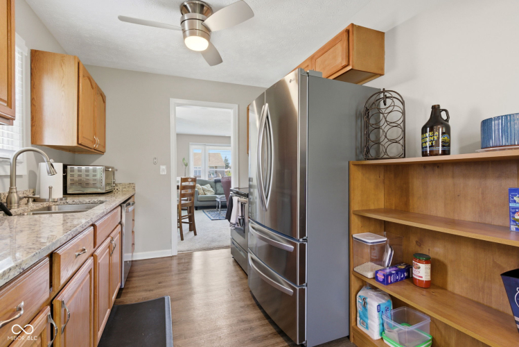 Listing Image 15