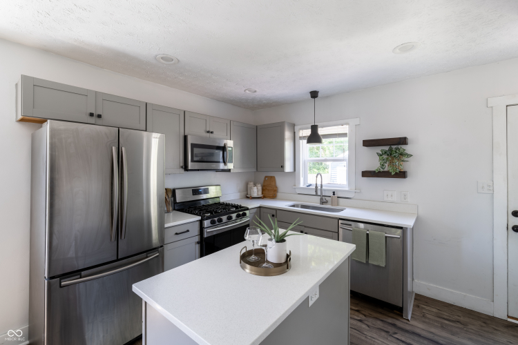Listing Image 10