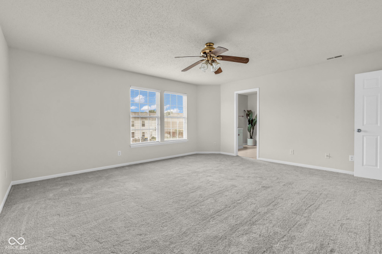 Listing Image 58