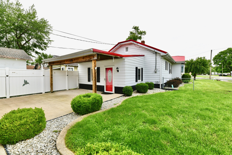 Listing Image 5