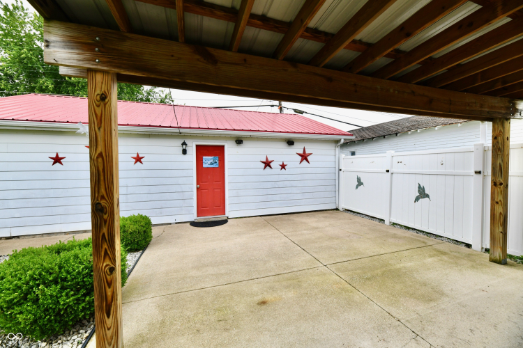 Listing Image 8