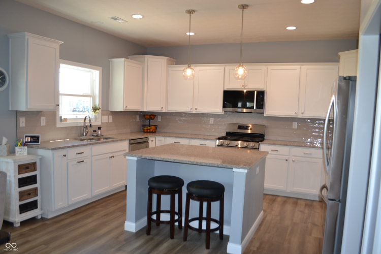 Listing Image 10