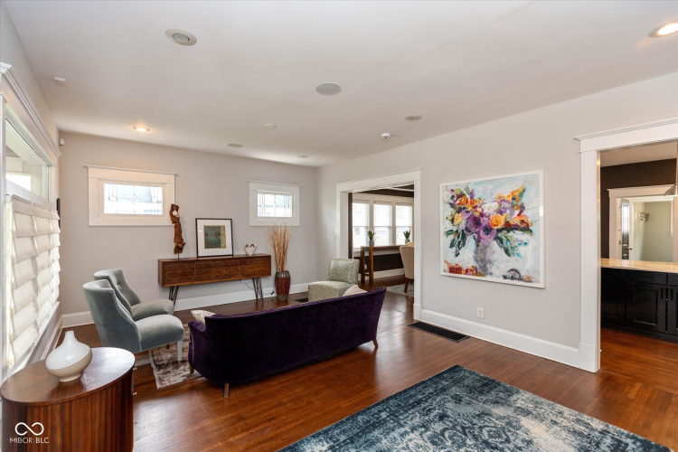 Listing Image 5
