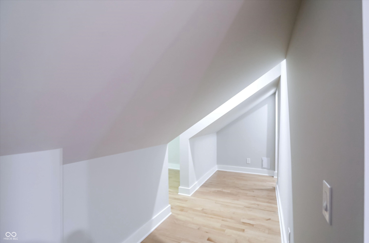 Listing Image 56