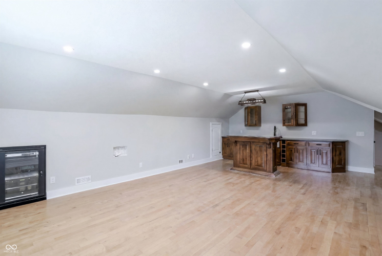 Listing Image 78