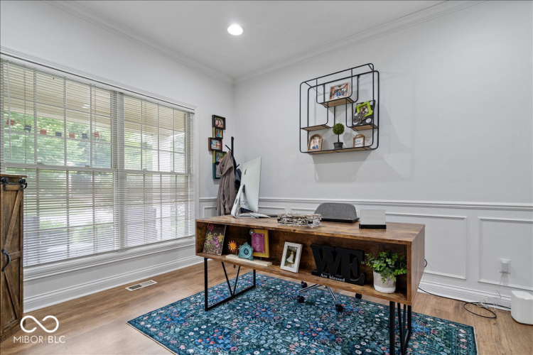 Listing Image 19