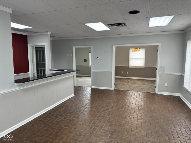 Listing Image 16