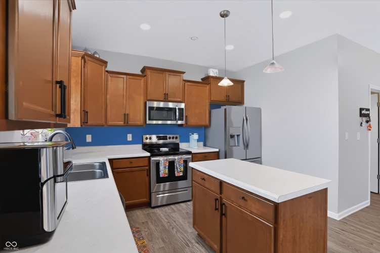 Listing Image 15