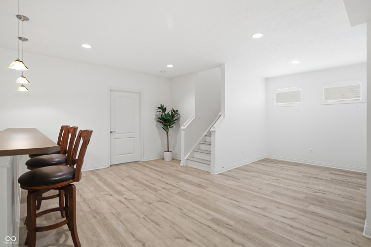 Listing Image 52
