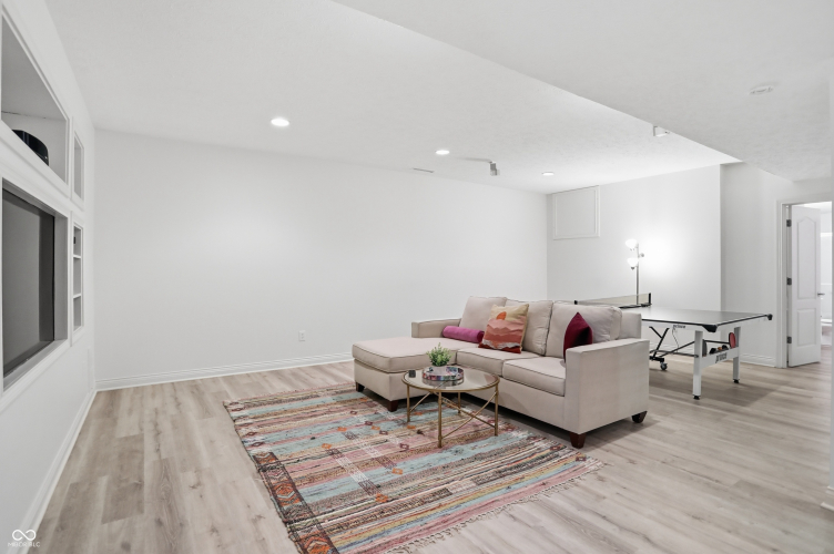 Listing Image 53
