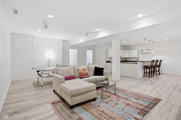 Listing Image 54