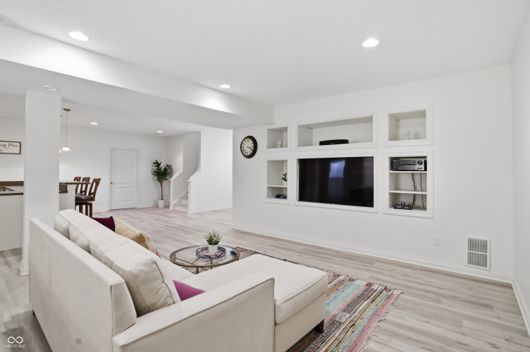 Listing Image 55