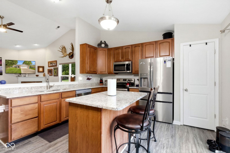 Listing Image 9