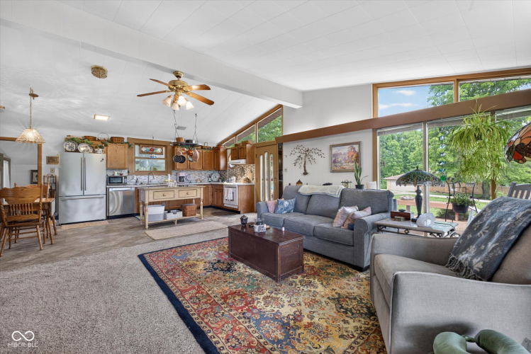 Listing Image 10