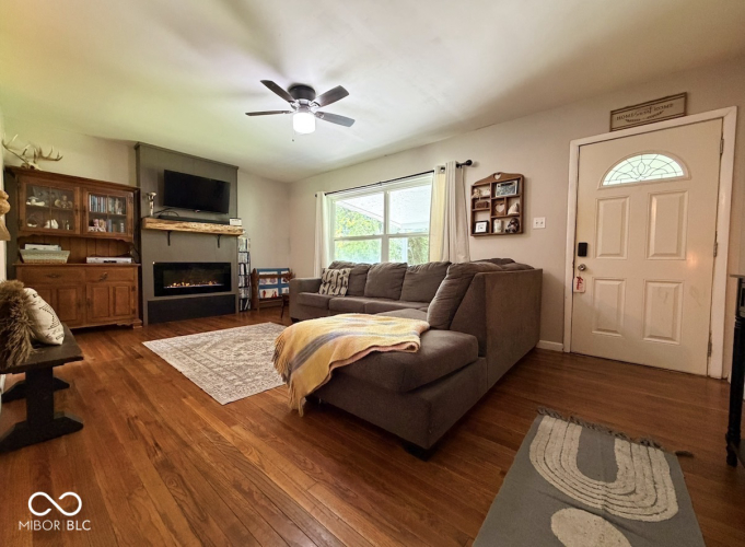 Listing Image 13