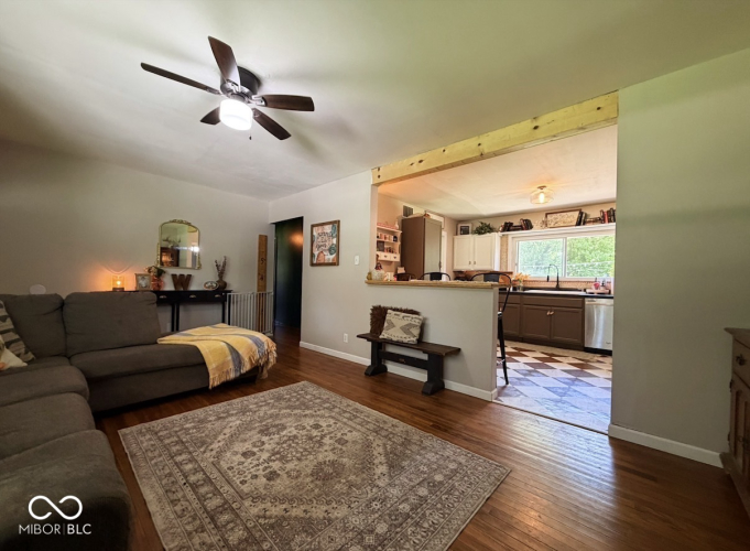 Listing Image 14