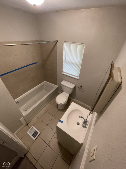Listing Image 17