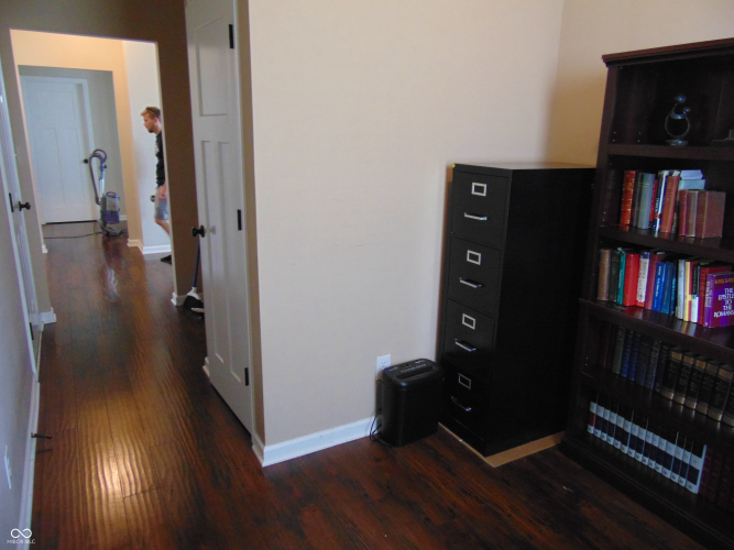 Listing Image 17