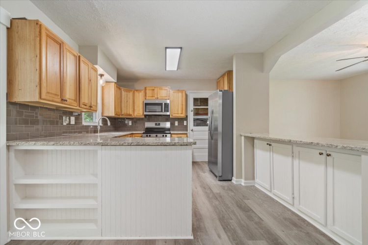 Listing Image 13