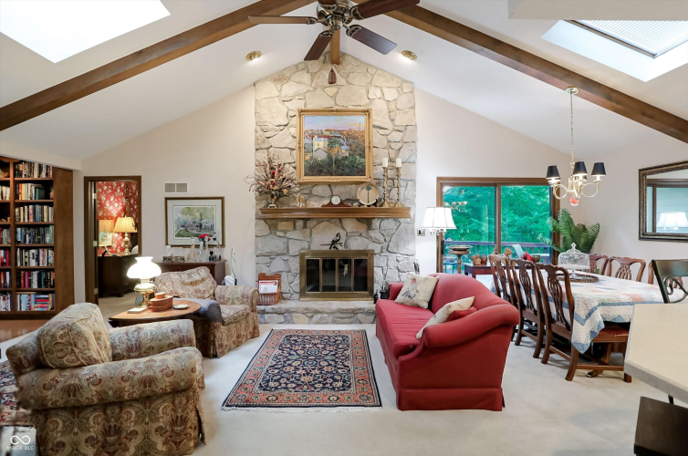 Listing Image 9