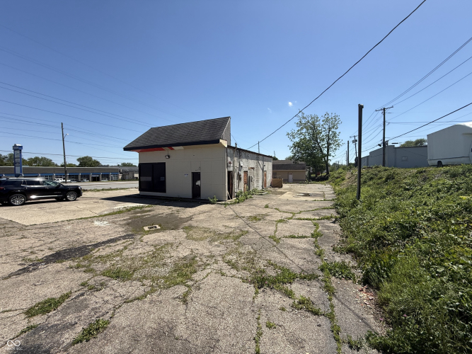 Listing Image 11