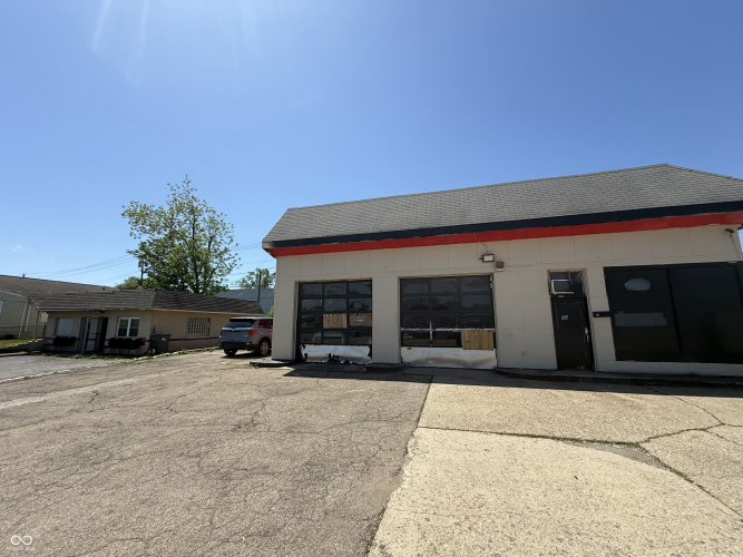Listing Image 3