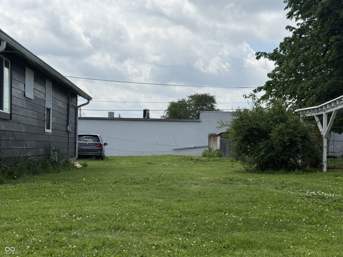 Listing Image 6