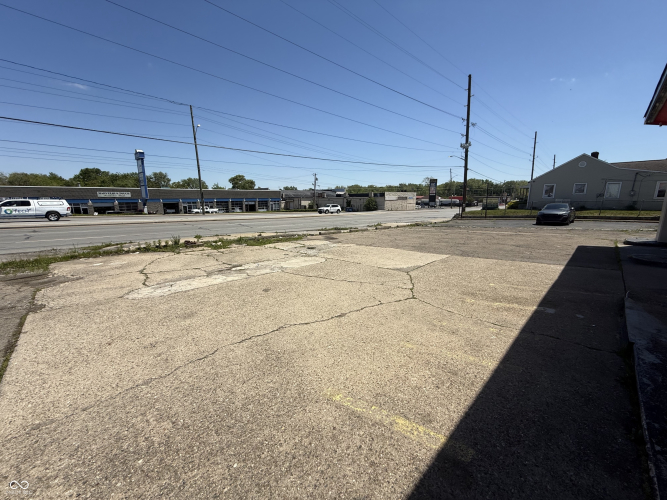 Listing Image 10