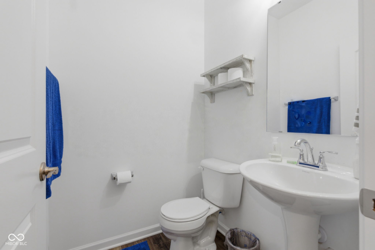 Listing Image 14